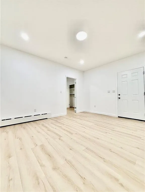 3 bed, 800 sqft, $3,000 — Photo 4