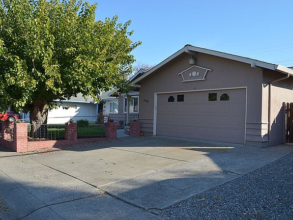 3rd image of 209 Plum St