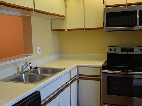 5th image of 25107 Northlake Dr