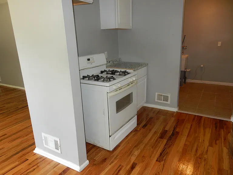 6342 Harold St — Photo 5