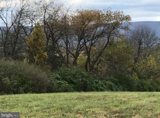 136 Buckingham Dr, Chambersburg, PA 17201