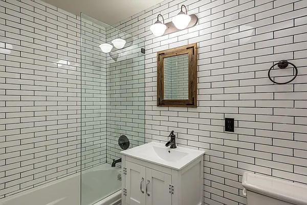Rented by Nooklyn NYC LLC | media 12