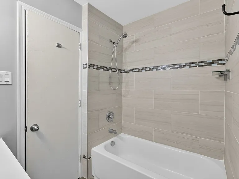 46 Village Dr — Photo 18