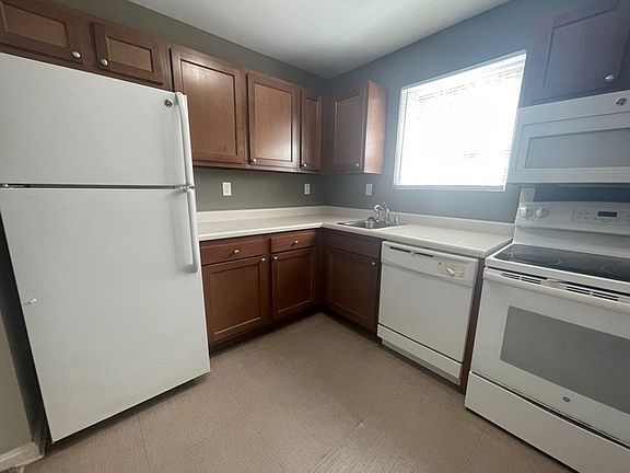 5th image of 3546 Brockton Ln #2