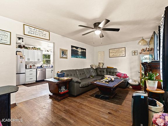 4th image of 181 Lorene St