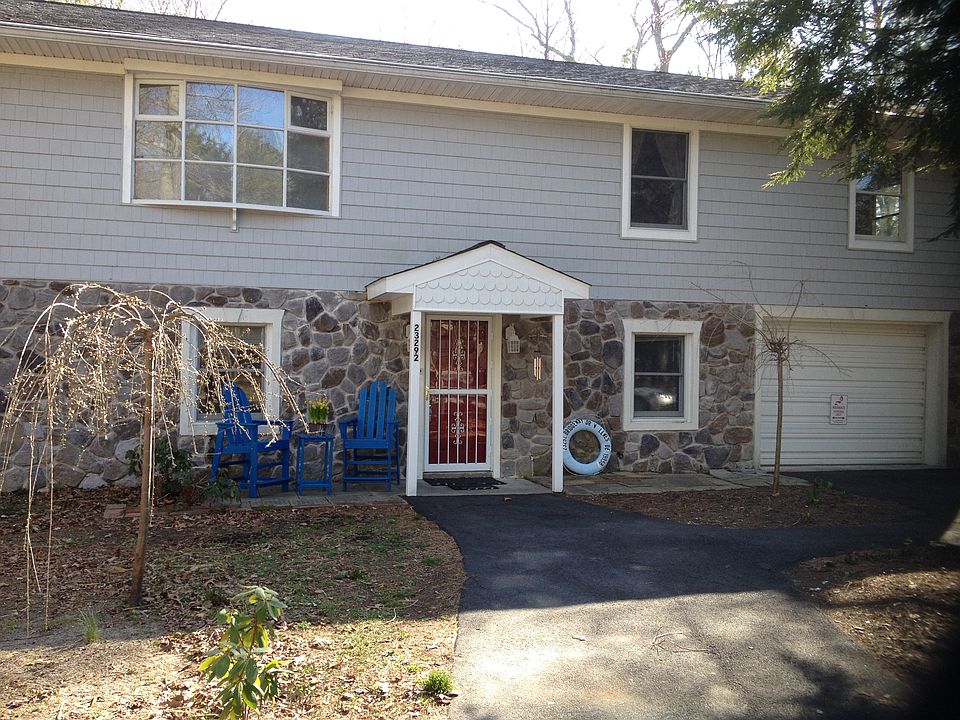 1st image of 23292 Bridgeway Dr W