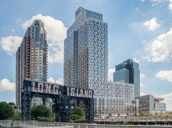 Hunter's Point South