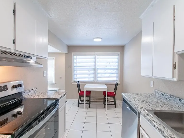 618 Martin Way — Photo 13