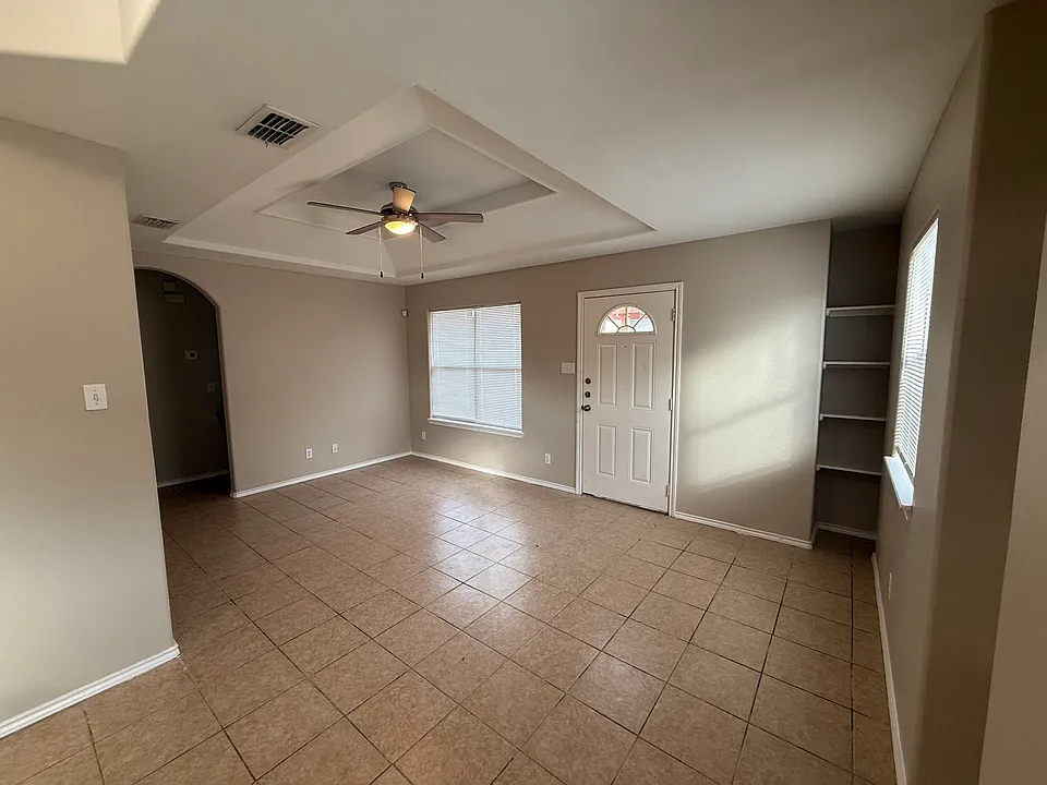 1800 W Bronze St #1