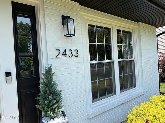 2nd image of 2433 Woodfox Dr