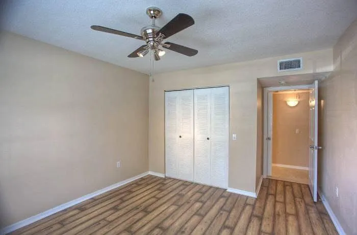 105 Villa Cir #105 — Photo 4