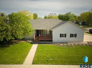 4421 E 38th St, Sioux Falls, SD 57103