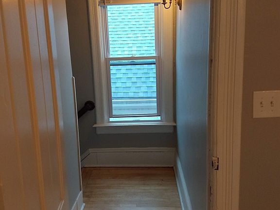 4th image of 1642 N Arlington Pl