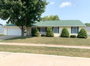 1160 Swan Dr, Bradley, IL 60915