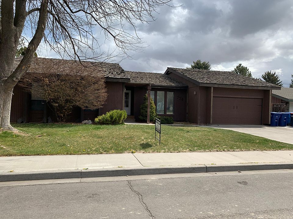 1st image of 776 Campus Dr