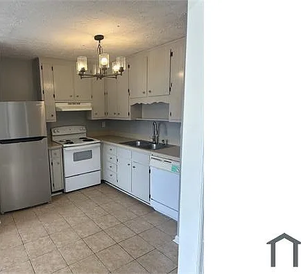 2 bed, 1300 sqft, $1,499 — Photo 4