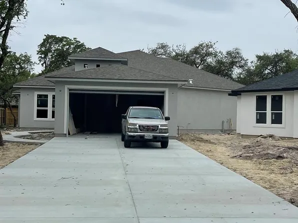 205 Doral Ln, Rockport, TX 78382