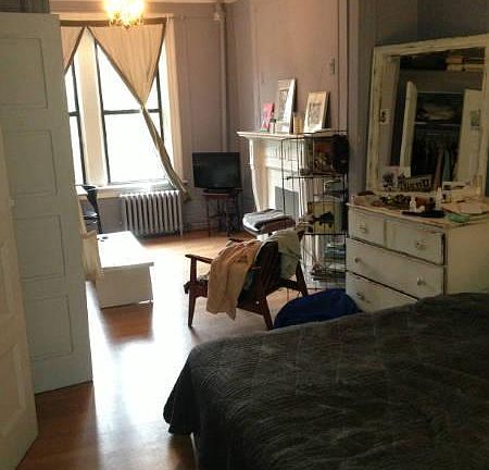 3rd image of 13 Carmine St APT 12