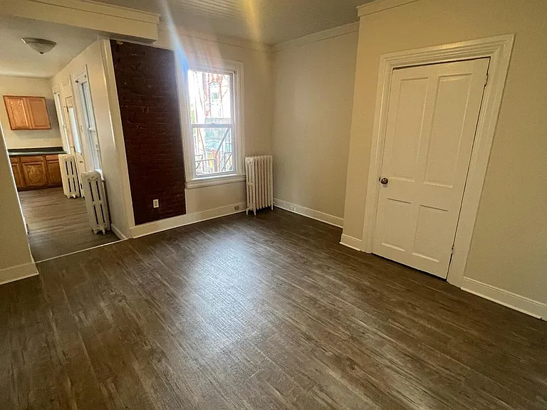 42 S Ann St #2 — Photo 4