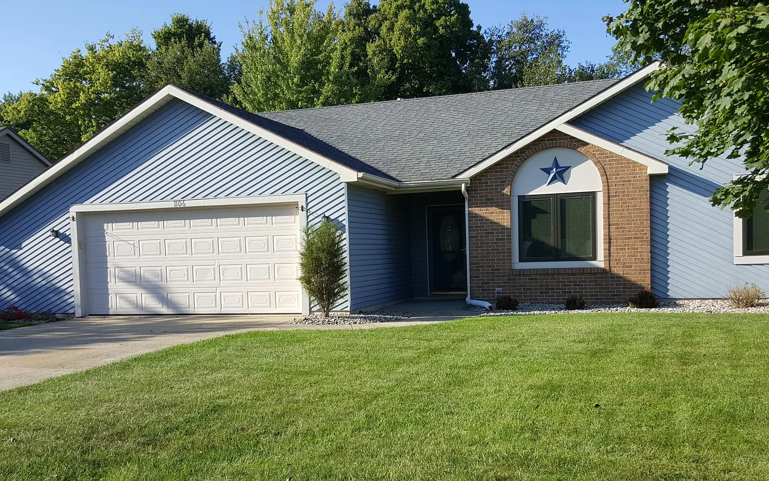 1106 Elm St photo 1