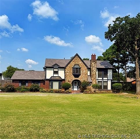 1st image of 1103 Oakwood Cir