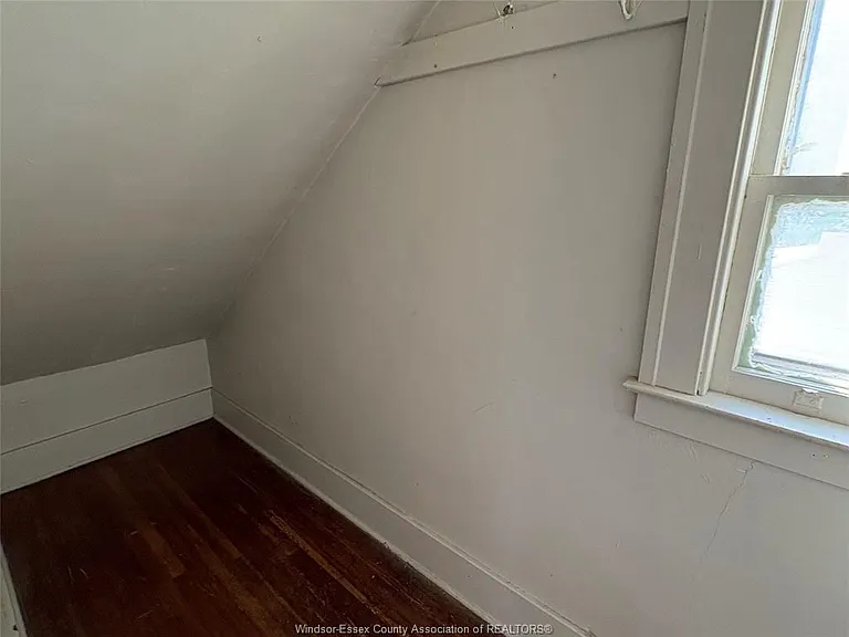 855 Edward Ave — Photo 21