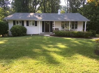 6734 Fern Ln, Annandale, VA 22003