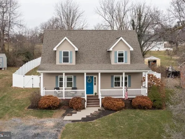 46 Wayne Ave, Stuarts Draft, VA 24477