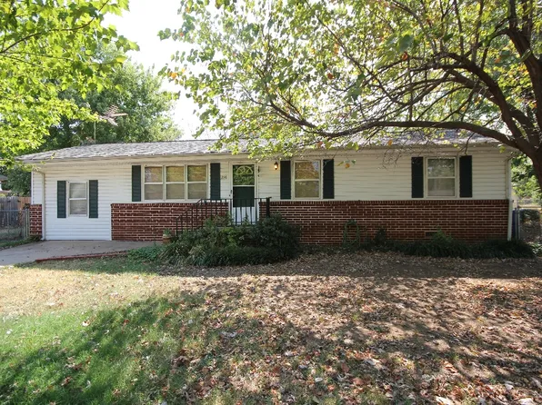 220 E Walnut Rd, Oologah, OK 74053
