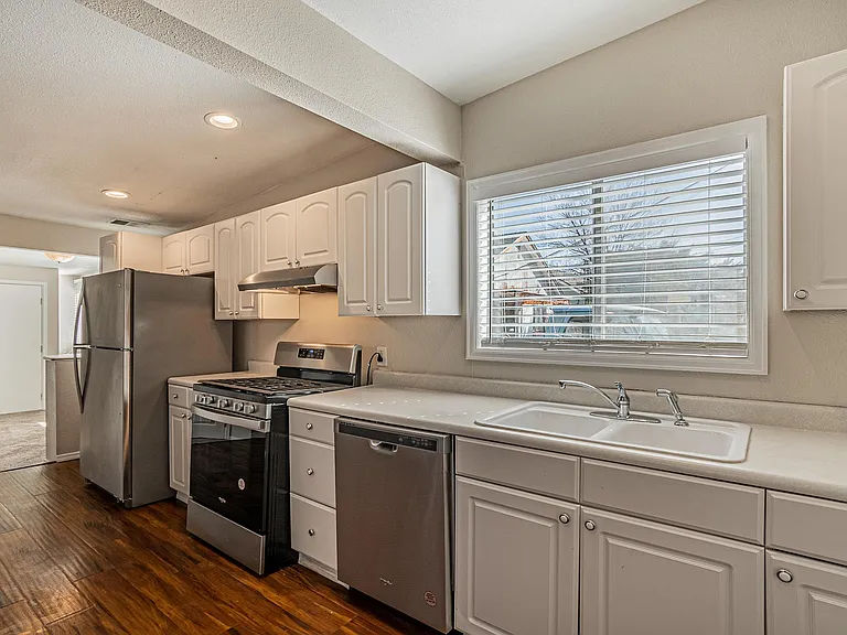 6901 Grandview Ave #B — Photo 2
