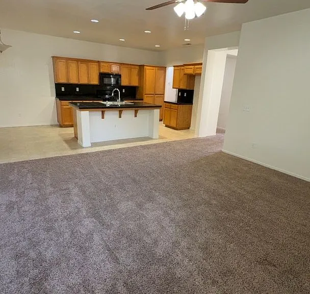 6224 W Thompson Ave — Photo 5