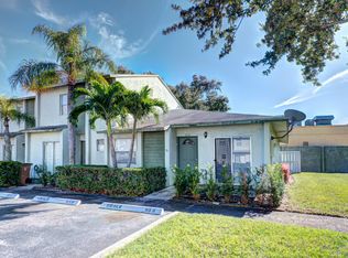 858 Crystal Lake Dr, Pompano Beach, FL 33064