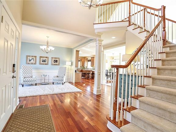 4th image of 16 Pepperwood Ct