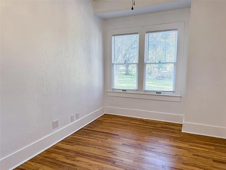 2520 NE 70th St — Photo 27