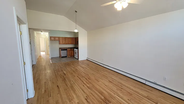 Rented by Remax City Square | media 14