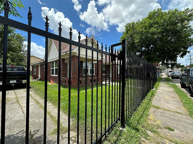 5026 Jefferson St — Photo 23