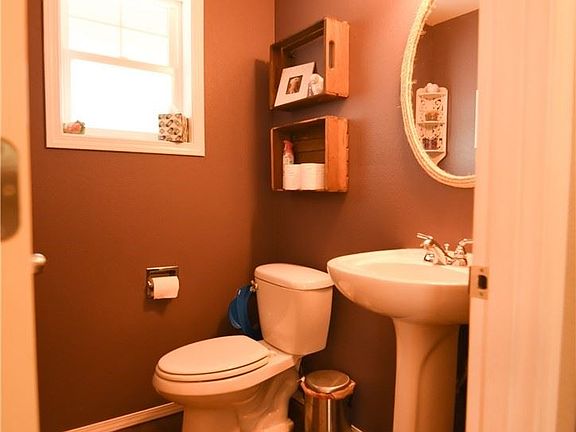 5th image of 2828 79th Ave NE