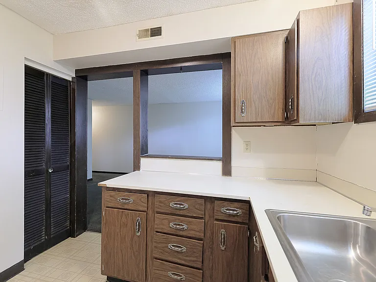 1149 E St #15 — Photo 7