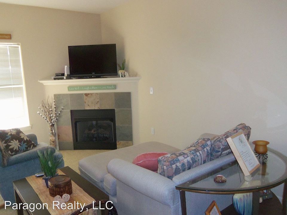 2nd image of 6298 SW Grand Oaks Dr #G202)
