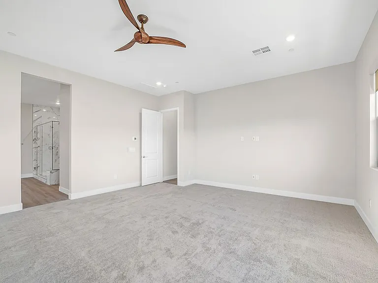 349 Tigullio Ave — Photo 10