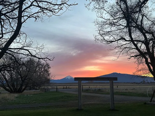 29867 Modoc Point Rd, Chiloquin, OR 97624