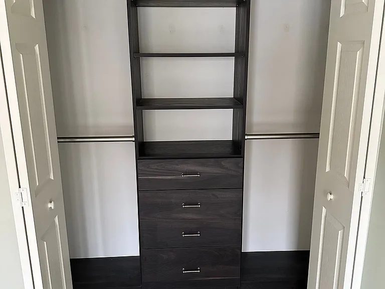 Organizer included