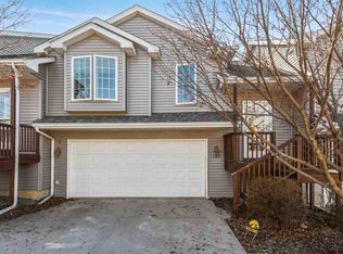 965 Twilight Dr, North Liberty, IA 52317