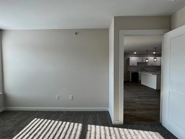950 S Hebron Ave — Photo 18