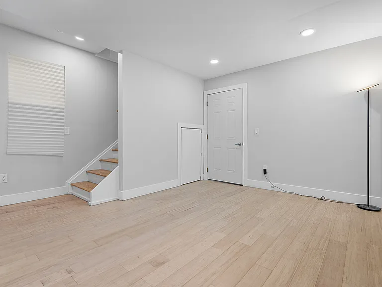 5454 Black St — Photo 23