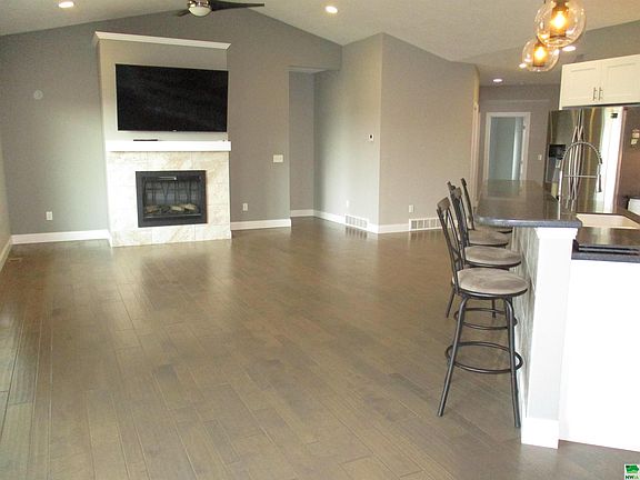 4th image of 5371 Overlook Ln
