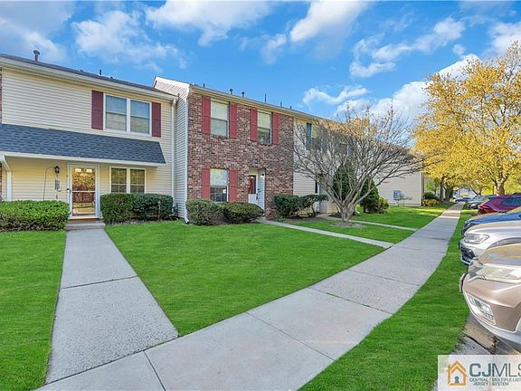 3rd image of 371 McDowell Dr