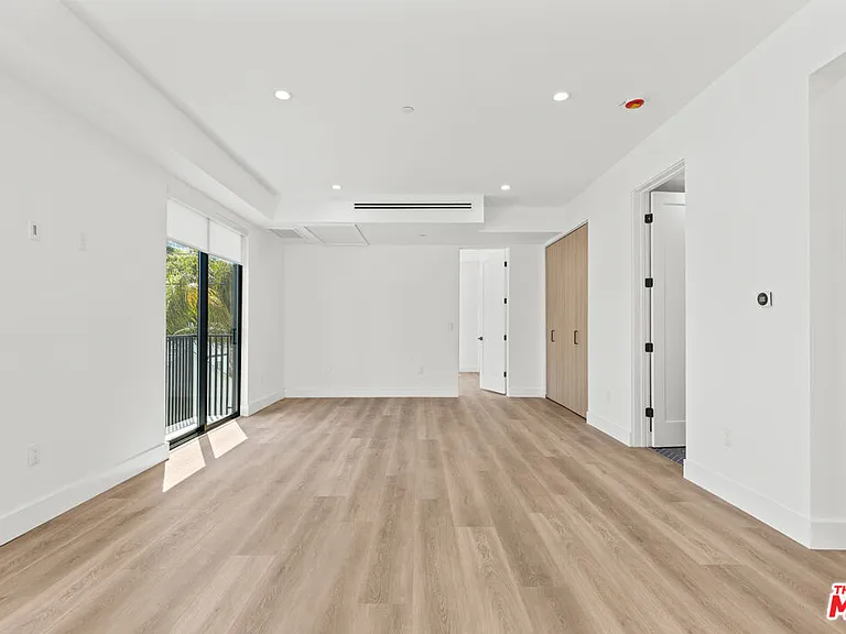 5839 Kester Ave #2 — Photo 4