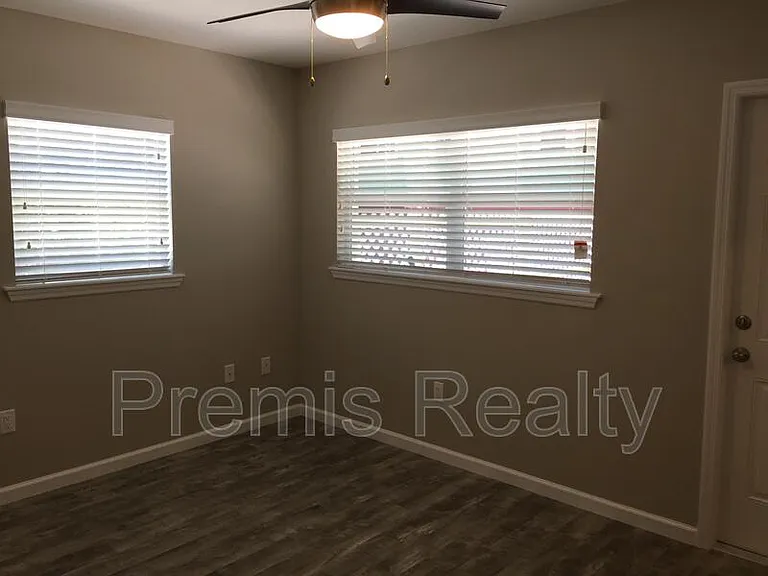 1186 Grove St — Photo 15