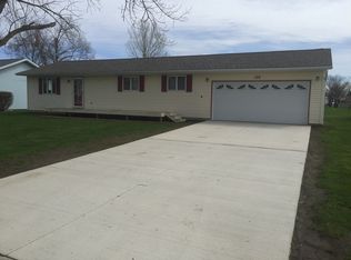 109 Delane Dr, Lexington, IL 61753